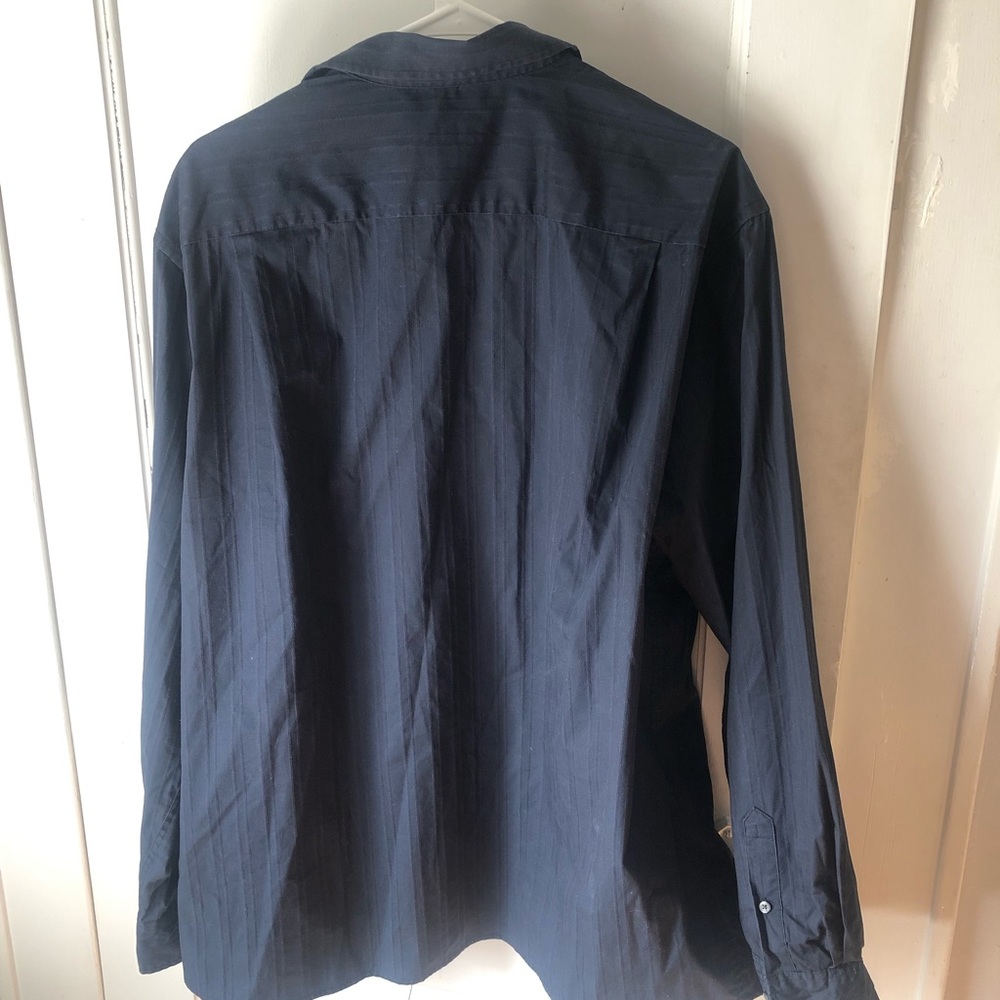 Button up - Picture 3 of 3